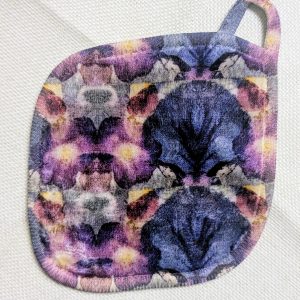 Cwtch Facecloth: Prinitng Pansies; Rya Amethyst #6