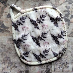 Cwtch Facecloth: Wild Ones; Black Cowparsley#1