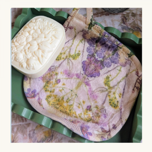 Cwtch Facecloth - Heritage Designs; Meadowsweet#1